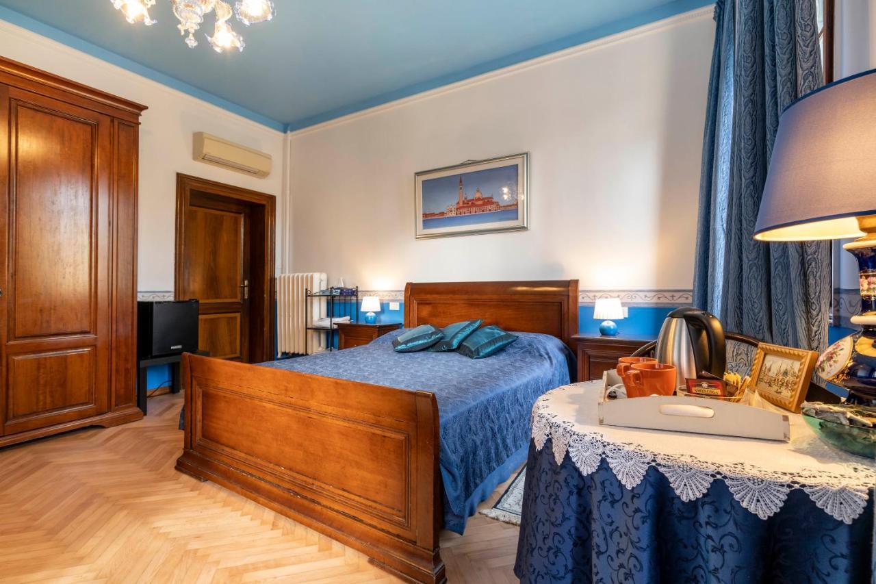 Bed And Breakfast Casa Delle Rose Lido Venezia Venedig-Lido Exteriör bild