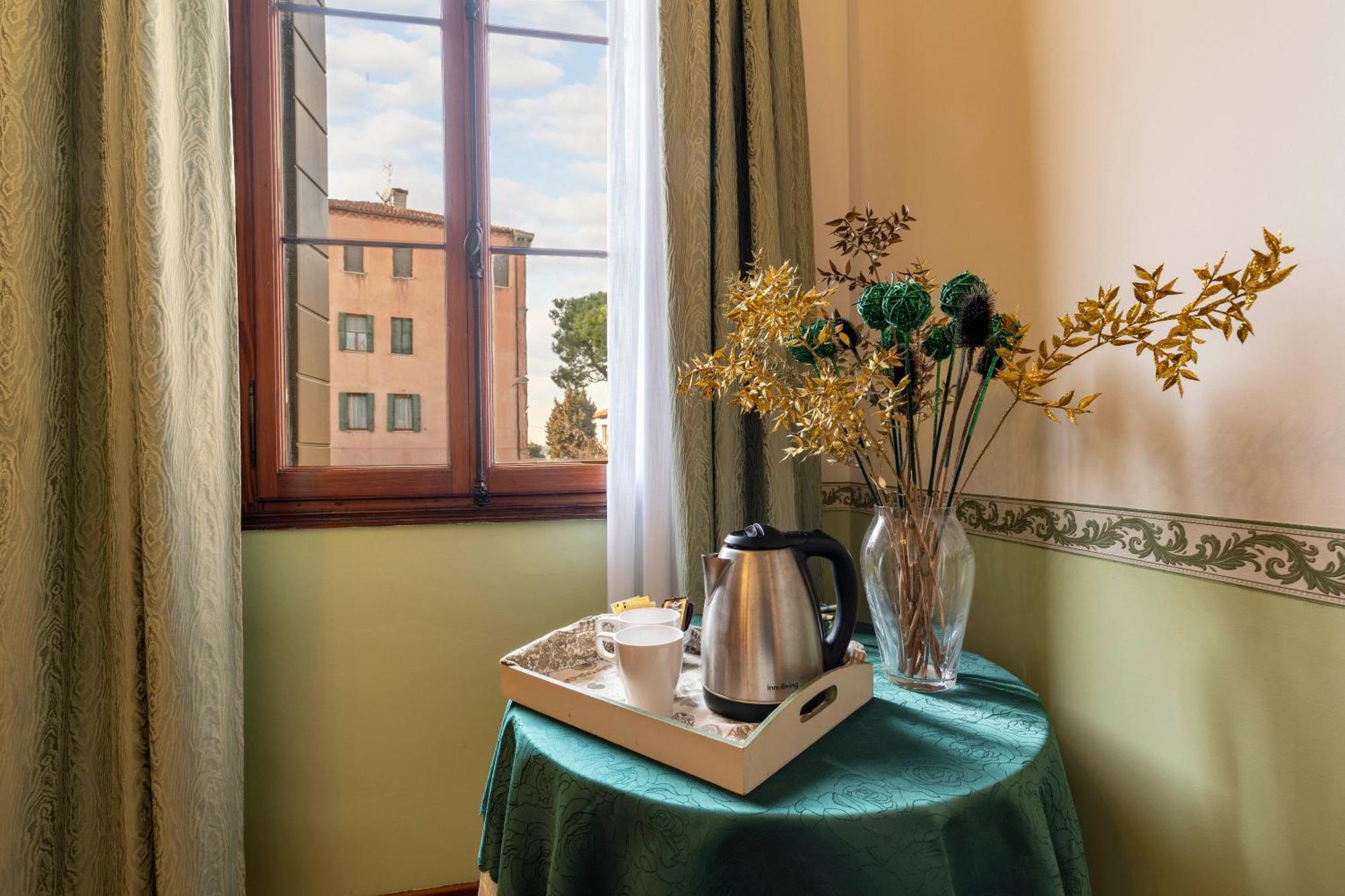 Bed And Breakfast Casa Delle Rose Lido Venezia Venedig-Lido Exteriör bild