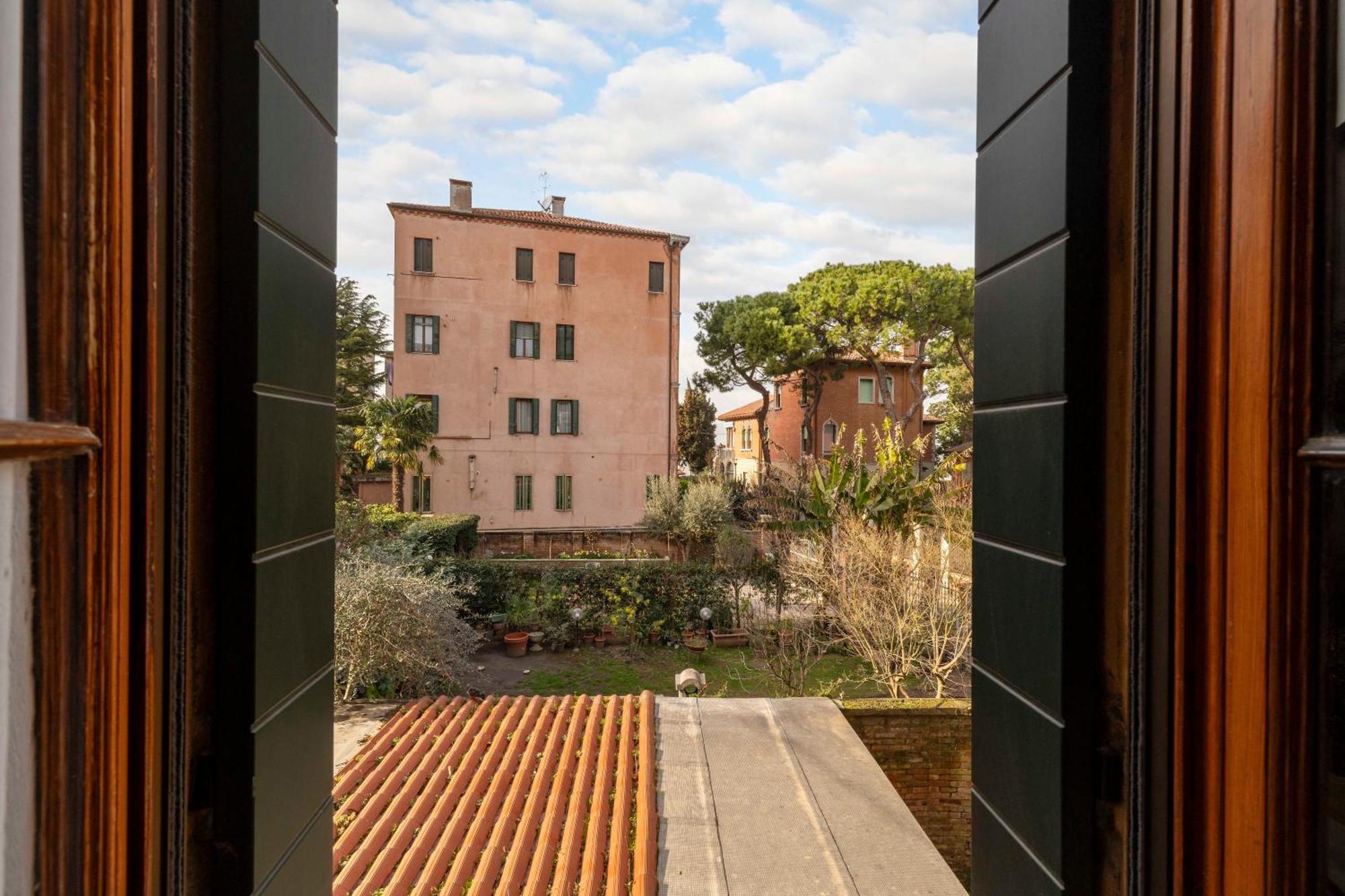 Bed And Breakfast Casa Delle Rose Lido Venezia Venedig-Lido Exteriör bild